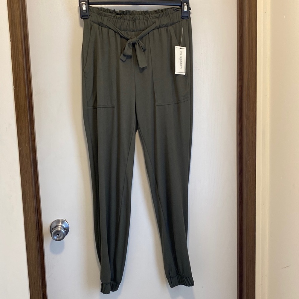 NWT‎ No Comment pants